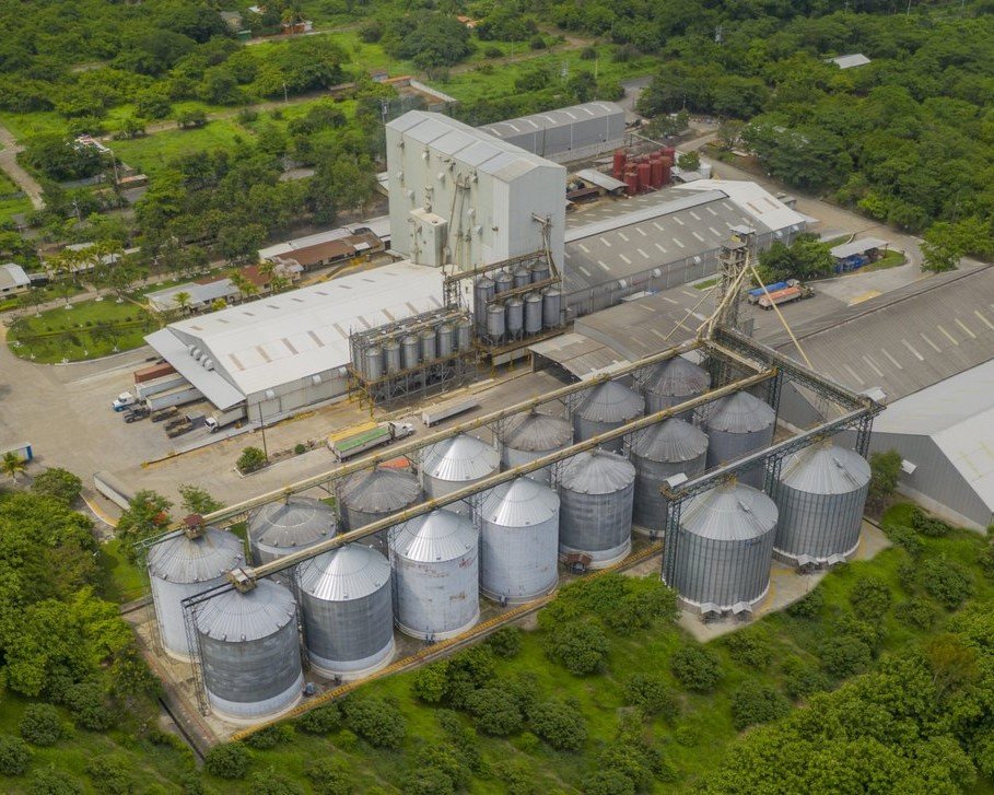 ARECA of Grupo PAF, feed mill in Guatemala, built by Rosal Instalaciones Agroindustriales.