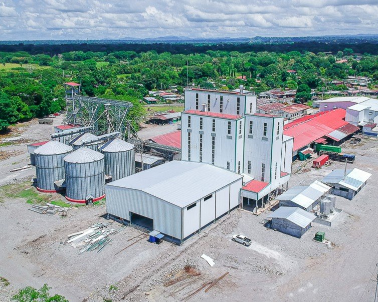 Cooleche, feed mill in Panama with a bird's eye view. Built by Rosal Instalaciones Agroindustriales in 2024.