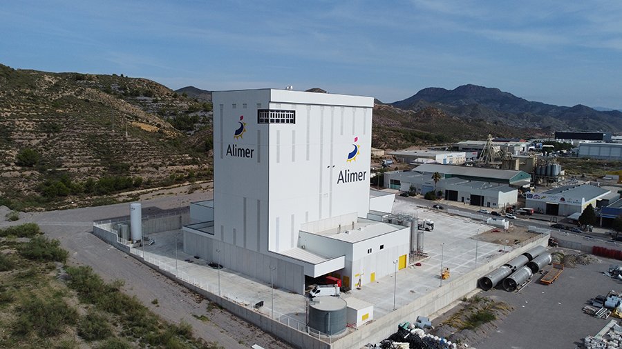 Alimer, feed mill in Spain with a bird's eye view. Built by Rosal Instalaciones Agroindustriales.