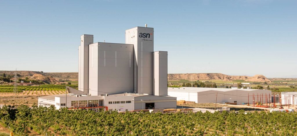 ASN (Alternative Swine Nutrition), feed mill in Spain with a bird's eye view. Built by Rosal Instalaciones Agroindustriales.