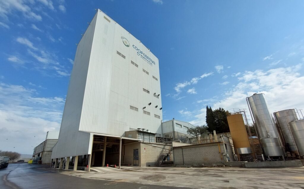 Cooperativa d'Artesa del Segre, feed mill in Spain built by Rosal Instalaciones Agroindustriales.