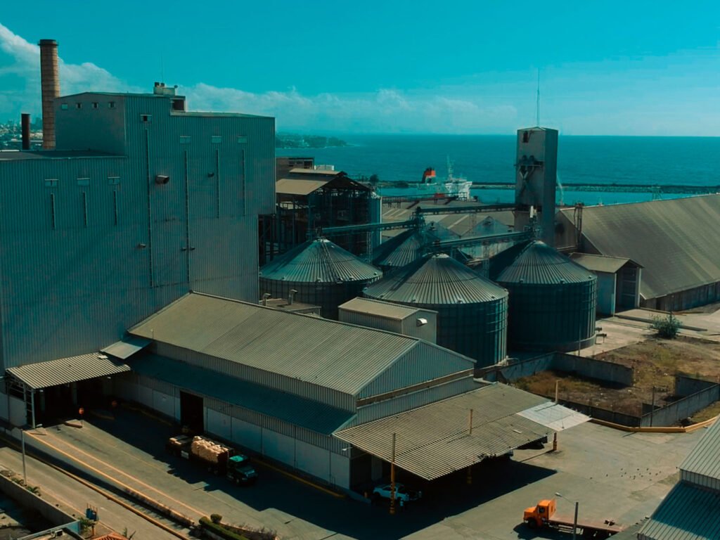 Pollos Cibao, feed mill in the Dominican Republic, built by Rosal Instalaciones Agroindustriales.